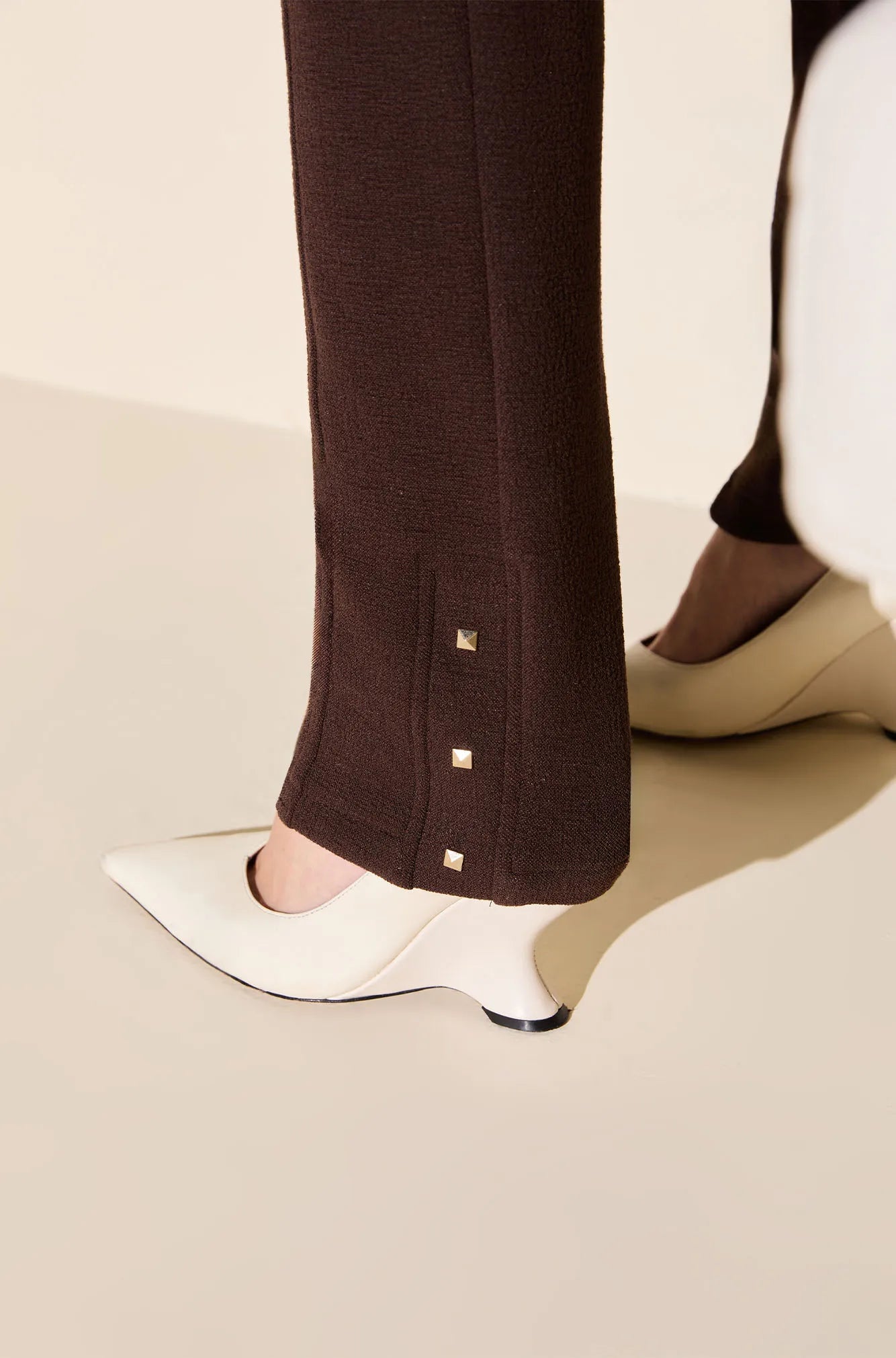 ONE UP - Calça Paris Brown Spikes Marrom