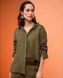 MADRE REINA - Camisa Classic Linen Verde Oliva - Verão 27