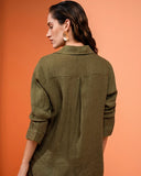 MADRE REINA - Camisa Classic Linen Verde Oliva - Verão 27