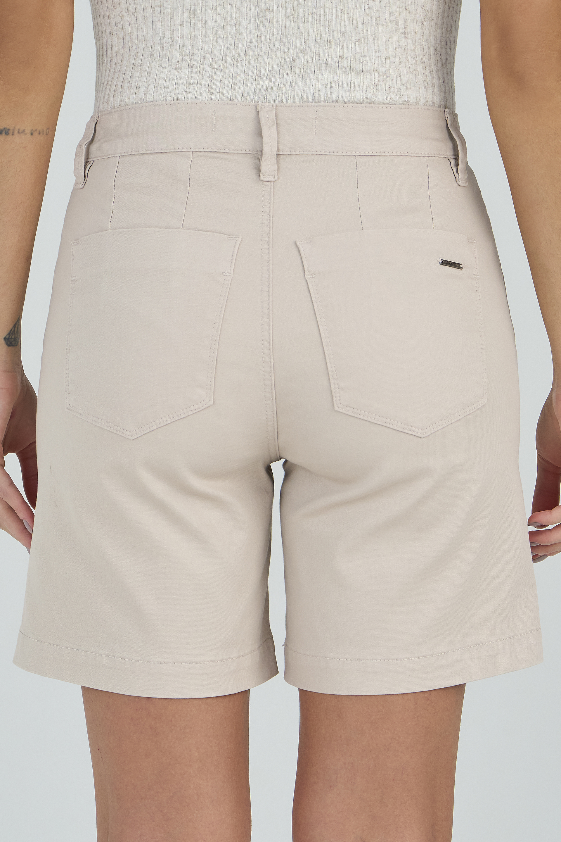 SCALON - Bermuda Saria Color Midi Bege