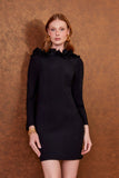 AGILITÀ - Vestido Curto Babado Decote Preto