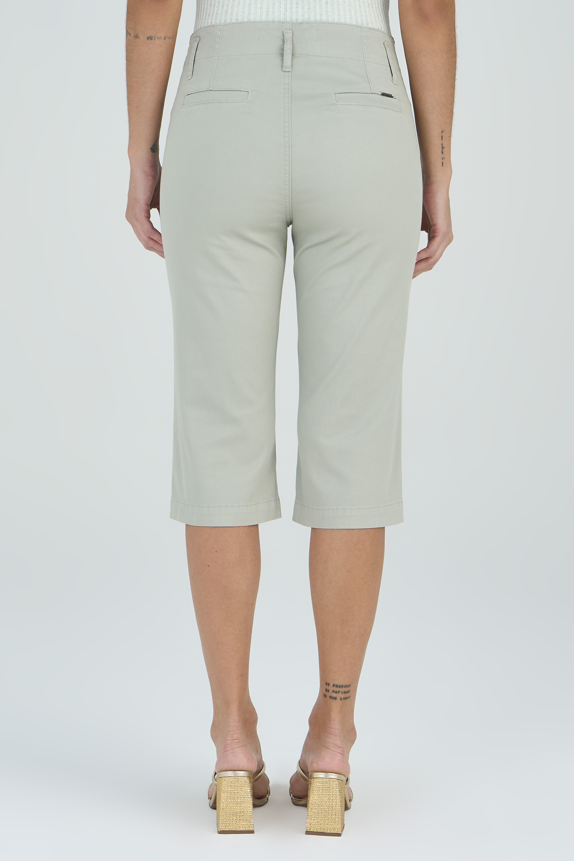 SCALON - Calça Sarja Color Corsário Cidreira Verde