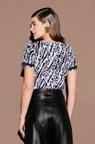 ONE UP - Blusa Rosine Preto C/ BCO Estampado