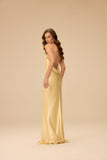 VICTOR DZENK - Vestido Cetim Rayon Drape Decote Costa Amarelo