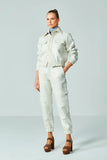 OLIVIA'S - Bomber Cropped Onça Prata