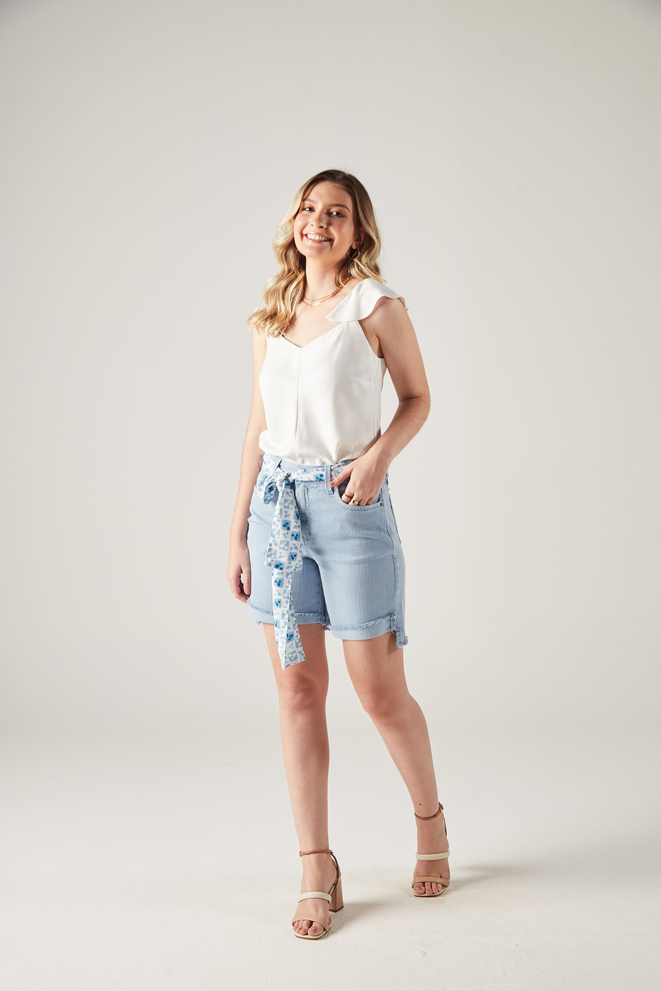 SCALON - Bermuda Sarja Midi Denim Estonado - Verão 23