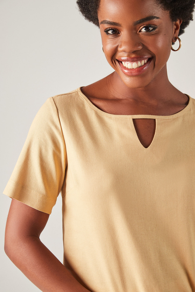 SCALON - Blusa Linho Manga Curta Palha - Verão 23