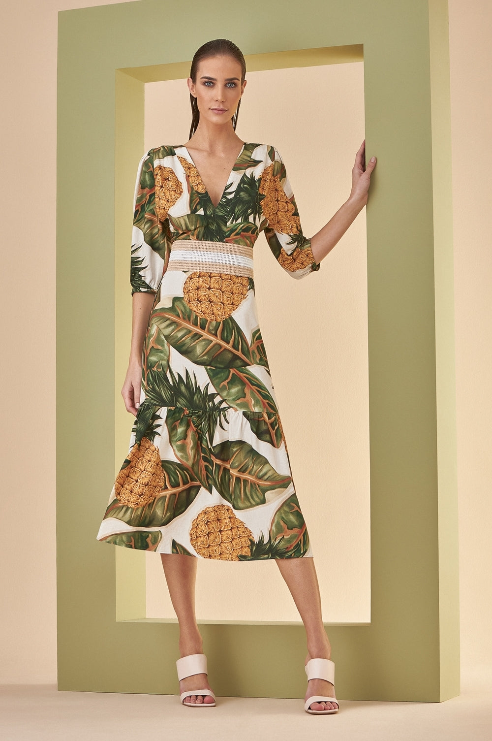 CHOLET Vestido Midi Linho Est Folhagem e Folha de Abacaxi Verão 22